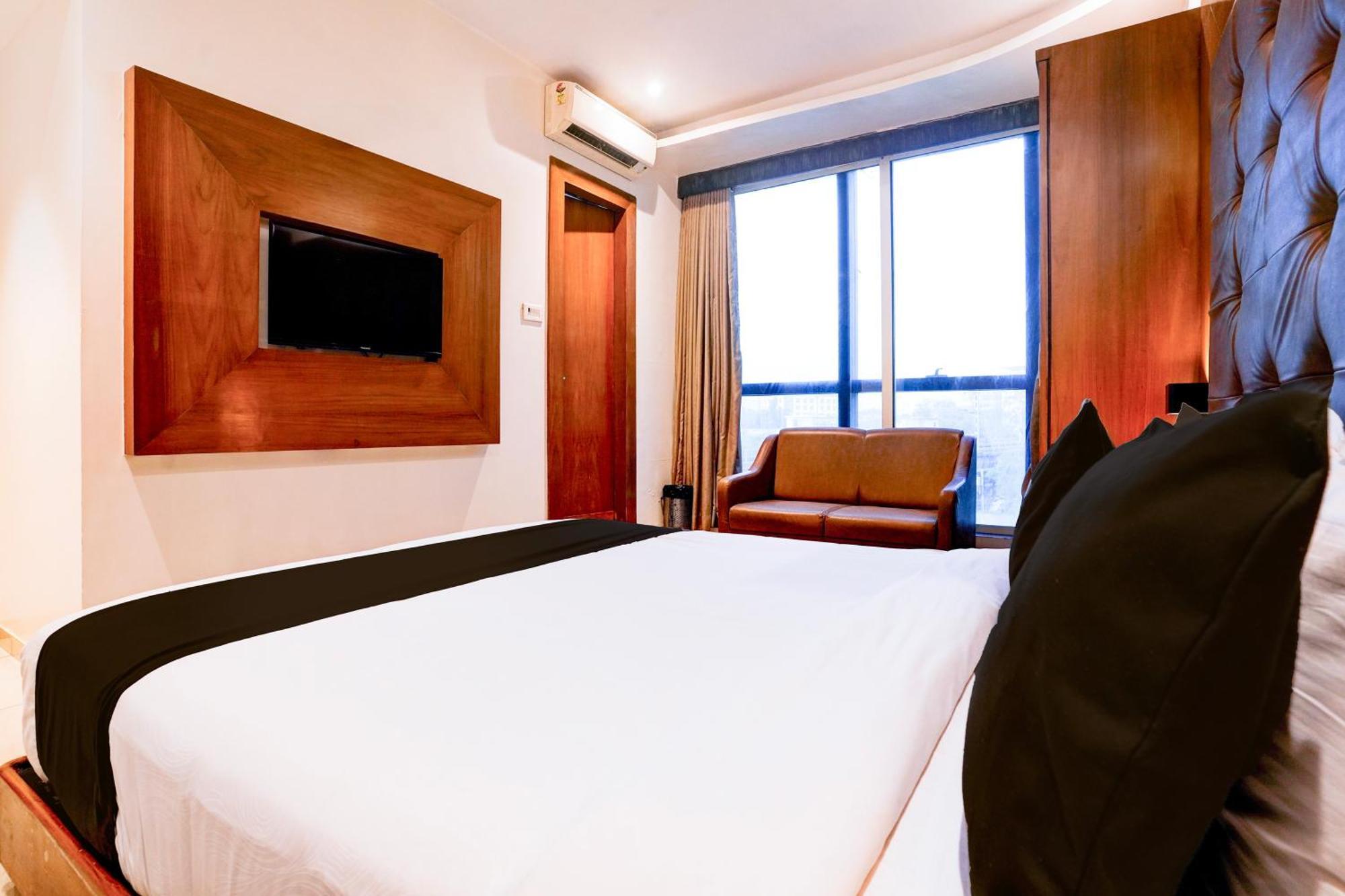 Super Townhouse Oak Times Square Le Western Bombaj Exteriér fotografie