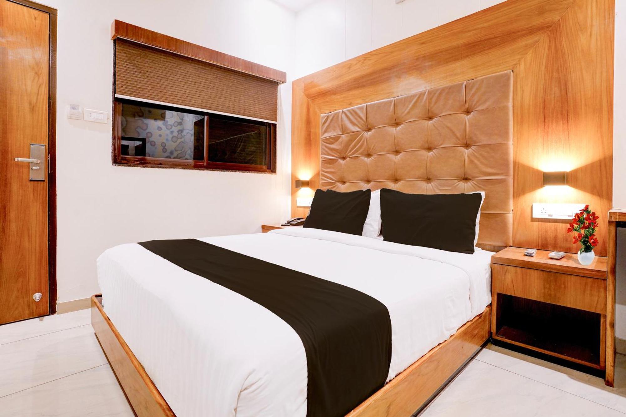 Super Townhouse Oak Times Square Le Western Bombaj Exteriér fotografie