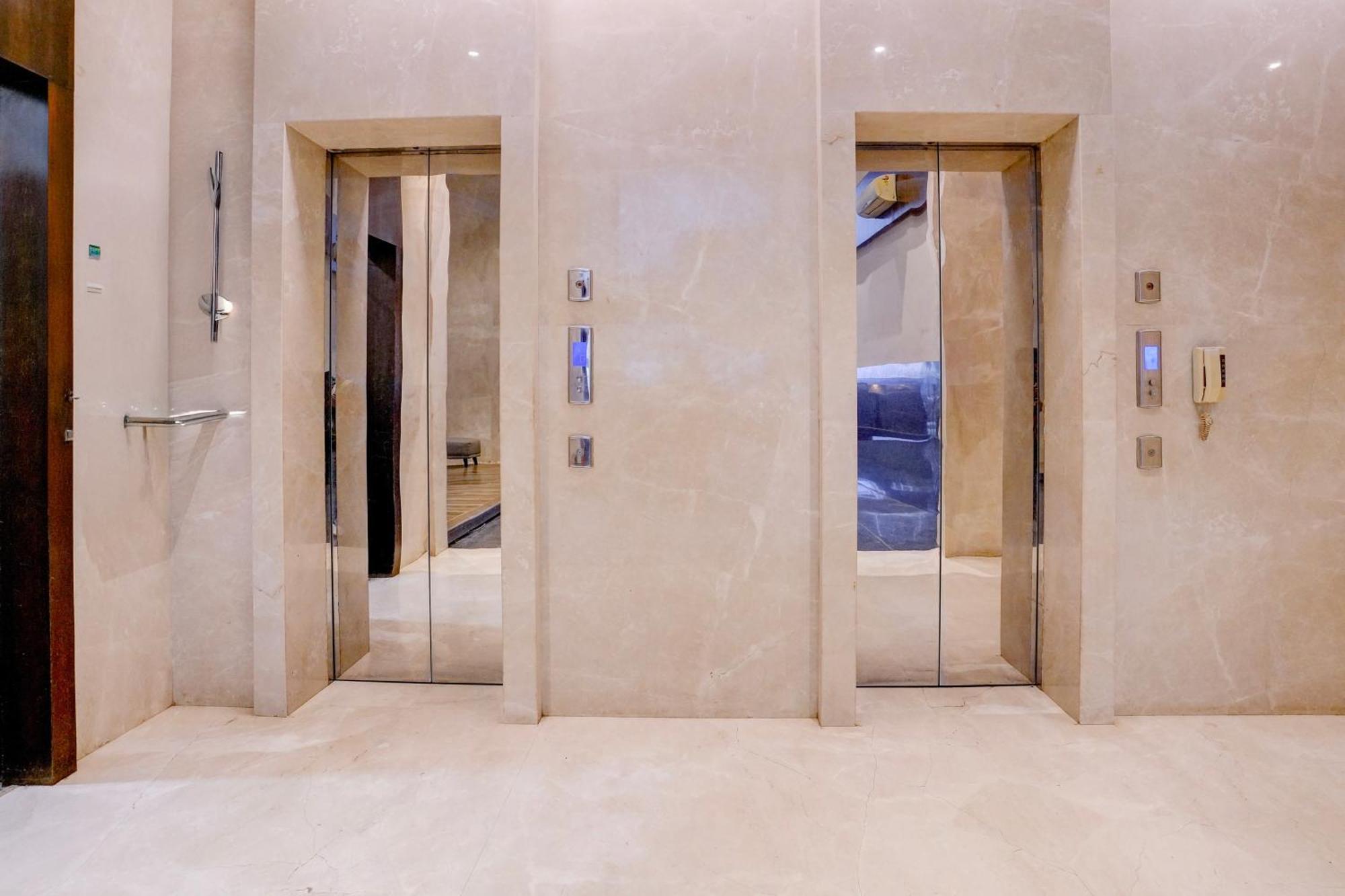 Super Townhouse Oak Times Square Le Western Bombaj Exteriér fotografie