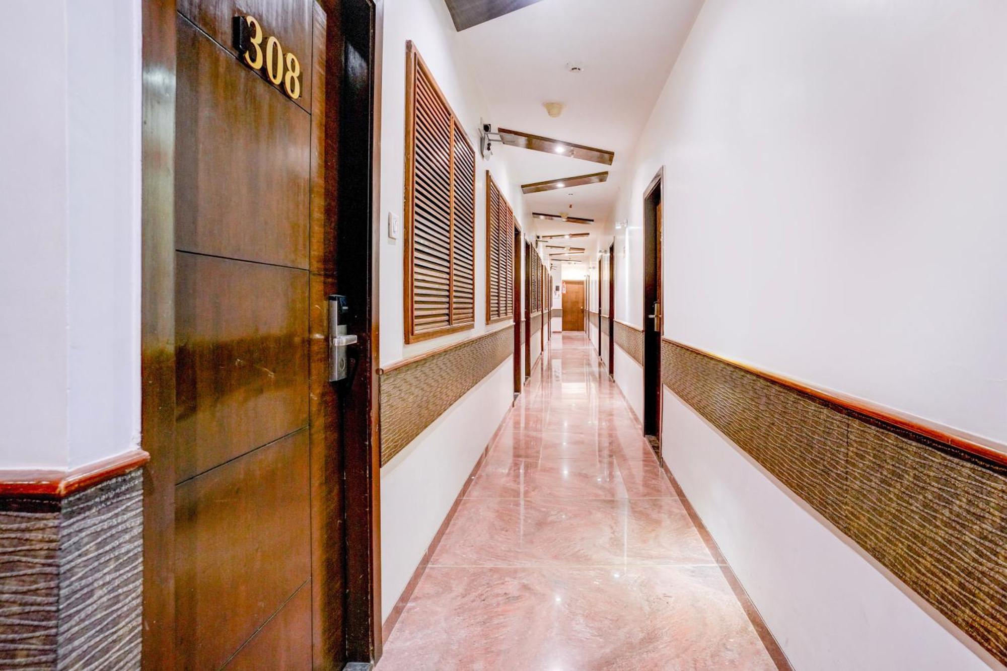 Super Townhouse Oak Times Square Le Western Bombaj Exteriér fotografie