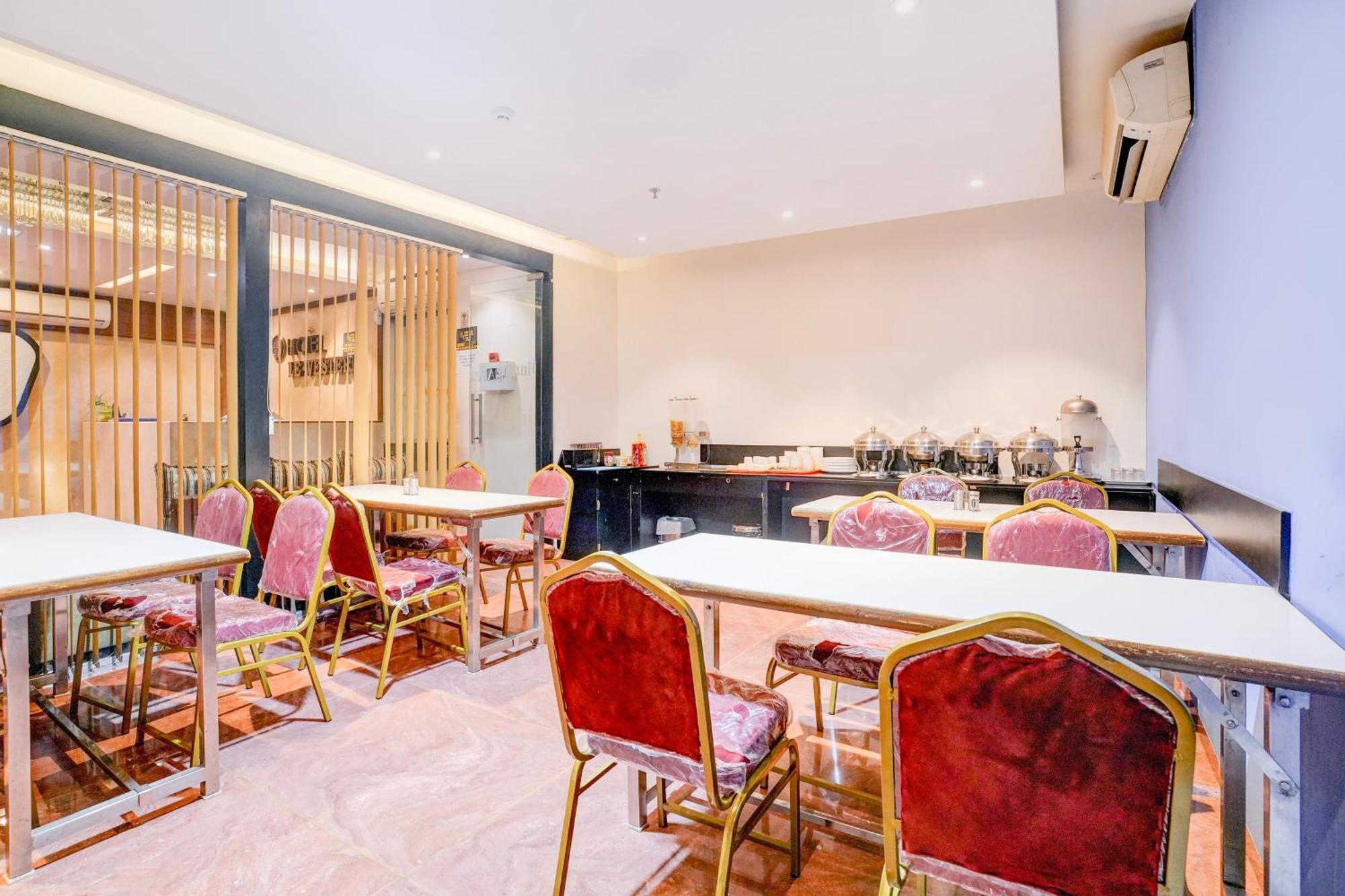 Super Townhouse Oak Times Square Le Western Bombaj Exteriér fotografie