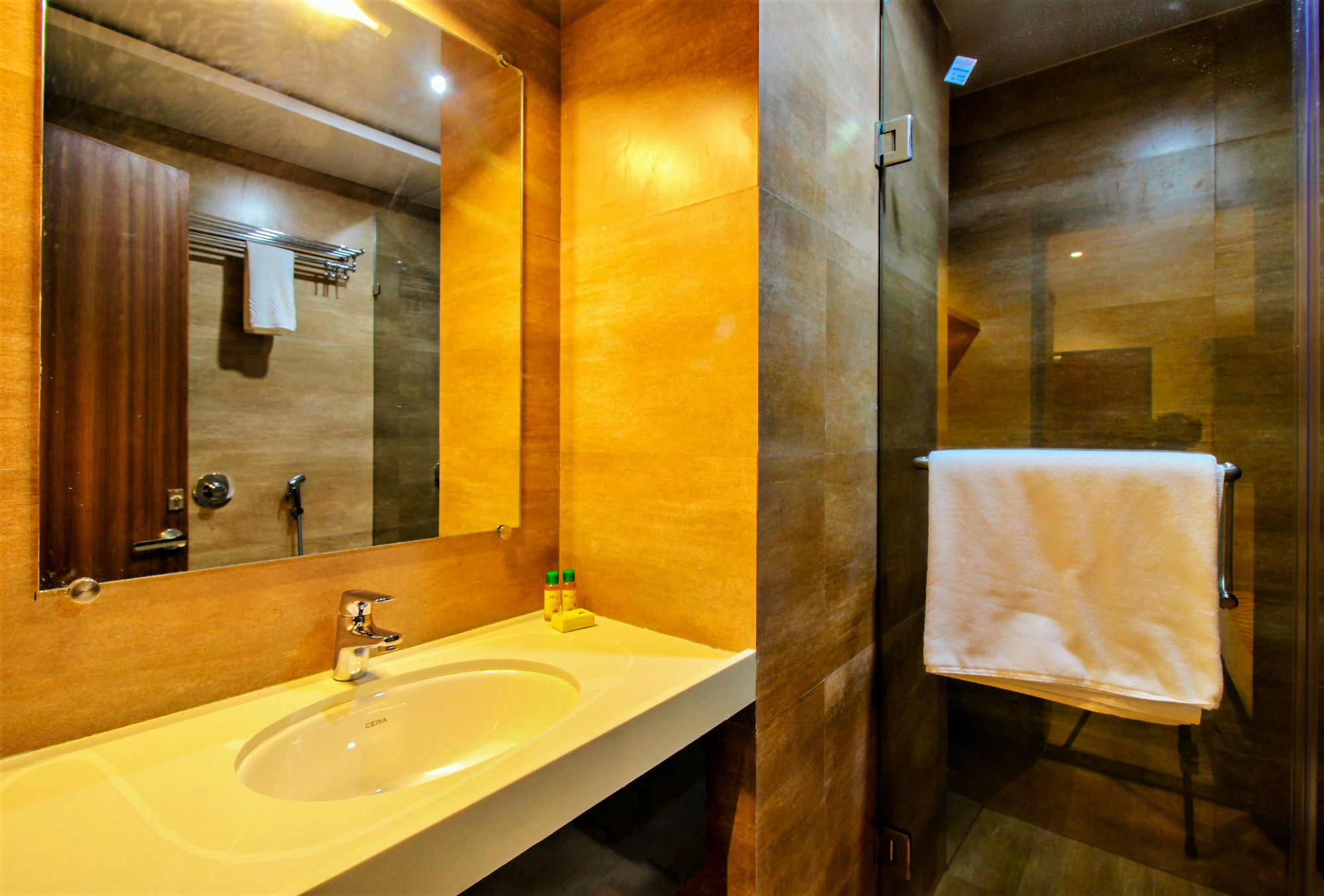 Super Townhouse Oak Times Square Le Western Bombaj Exteriér fotografie
